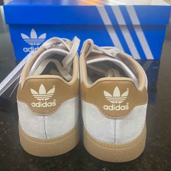 NWT IN BOX- Adidas Original Munchen sneaker - Picture 3 of 6